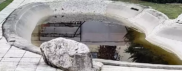 Piscina stile design problemi opacizzazione superfici