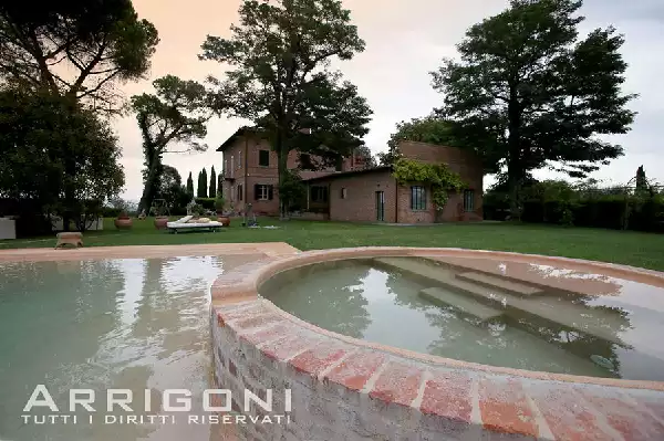 Piscina con superfice di sabbia 01